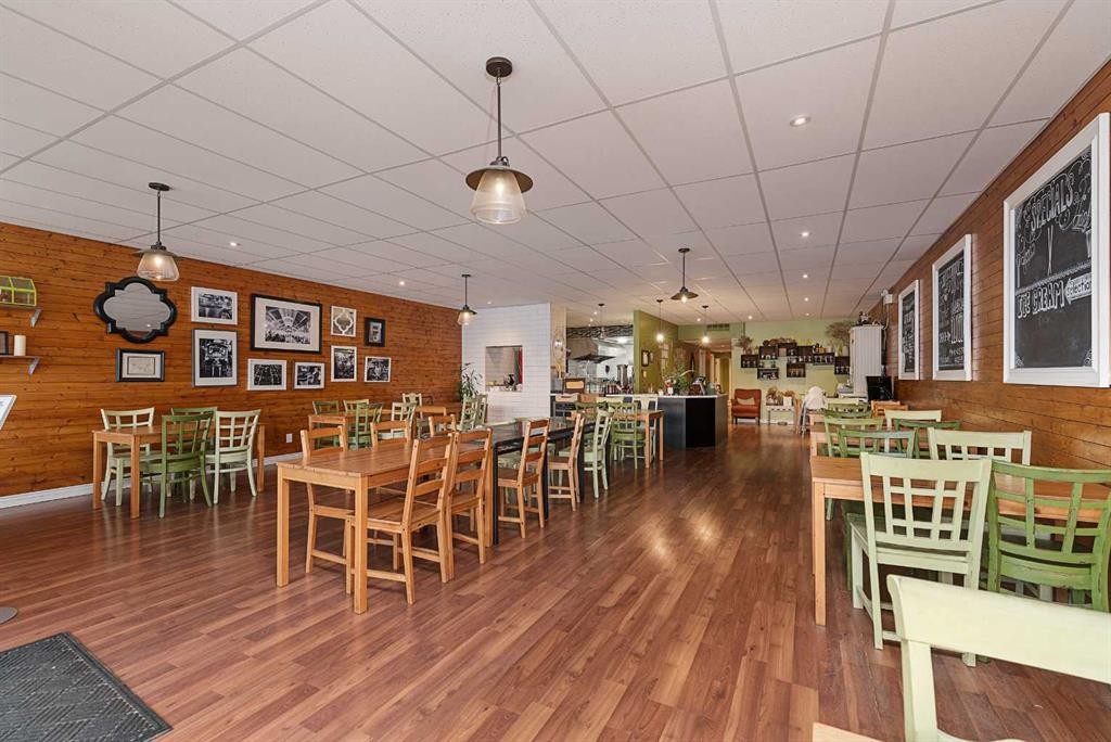 4809 And 4811 49 Avenue, Lloydminster, SK