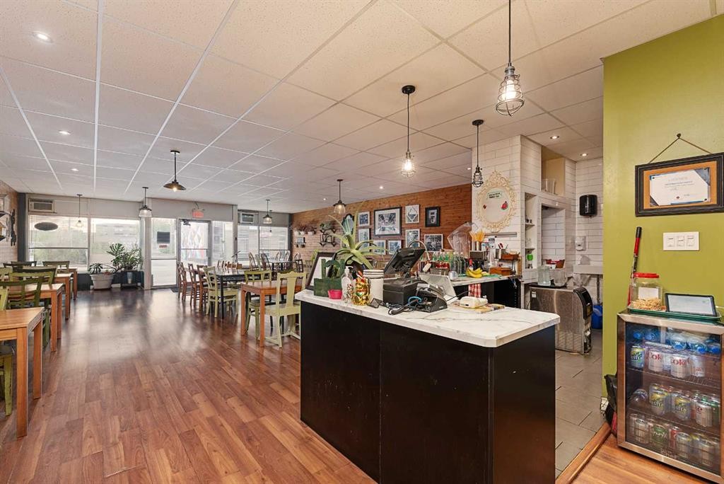 4809 And 4811 49 Avenue, Lloydminster, SK