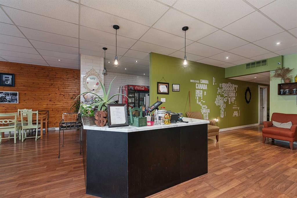 4809 And 4811 49 Avenue, Lloydminster, SK