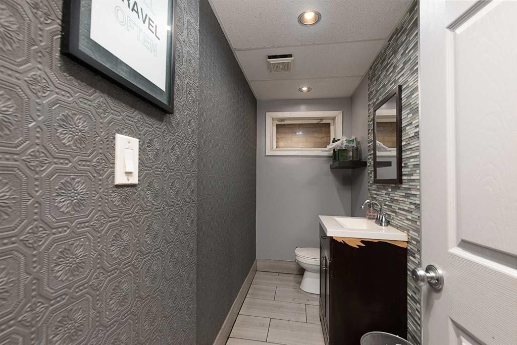 4809 And 4811 49 Avenue, Lloydminster, SK