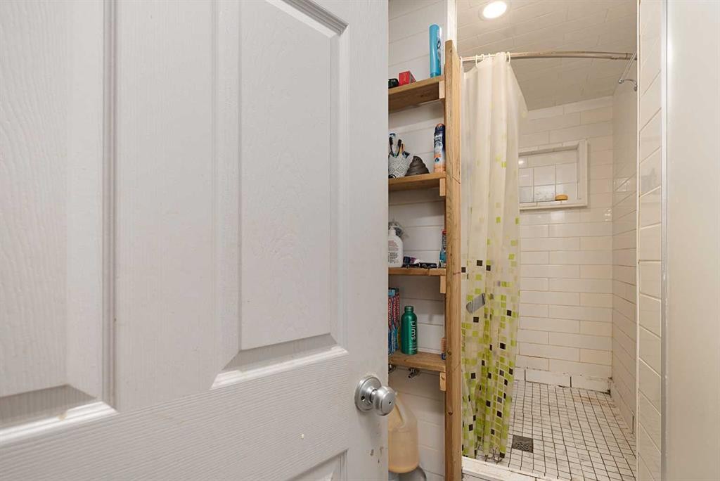 4809 And 4811 49 Avenue, Lloydminster, SK