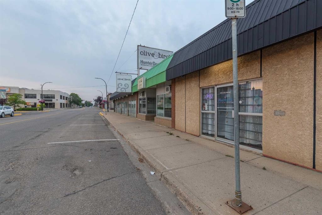 4809 And 4811 49 Avenue, Lloydminster, SK