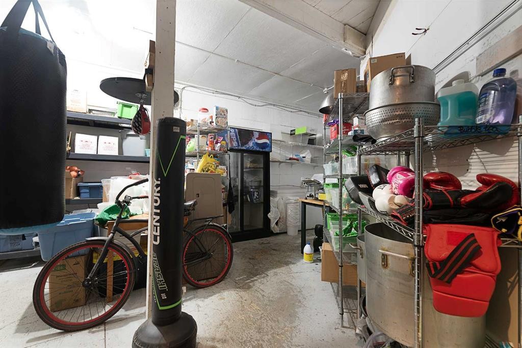 4809 And 4811 49 Avenue, Lloydminster, SK