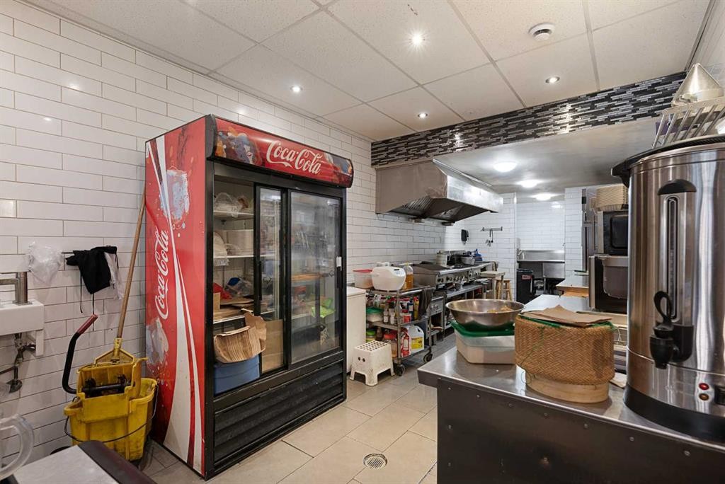 4809 And 4811 49 Avenue, Lloydminster, SK