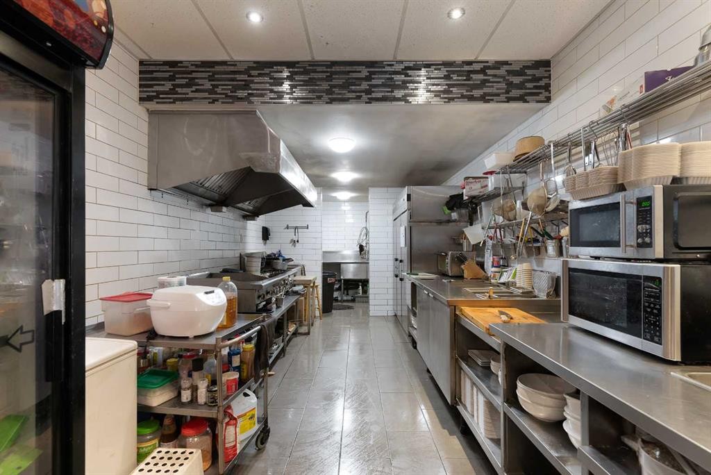 4809 And 4811 49 Avenue, Lloydminster, SK