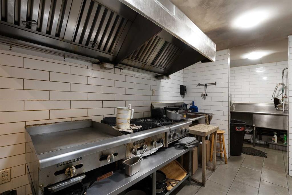 4809 And 4811 49 Avenue, Lloydminster, SK