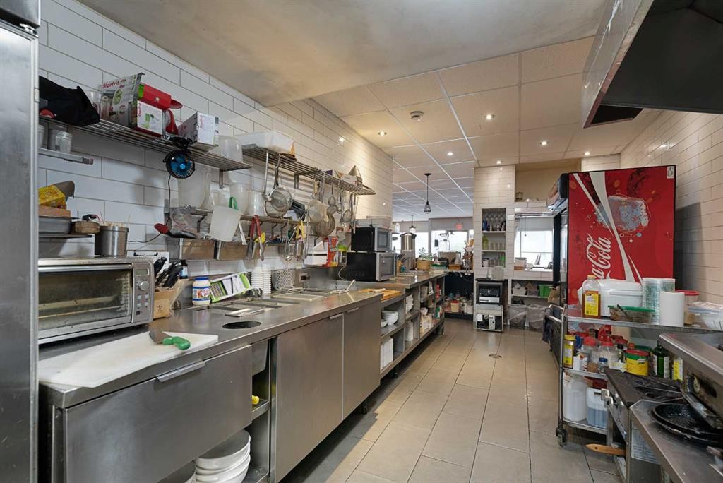 4809 And 4811 49 Avenue, Lloydminster, SK