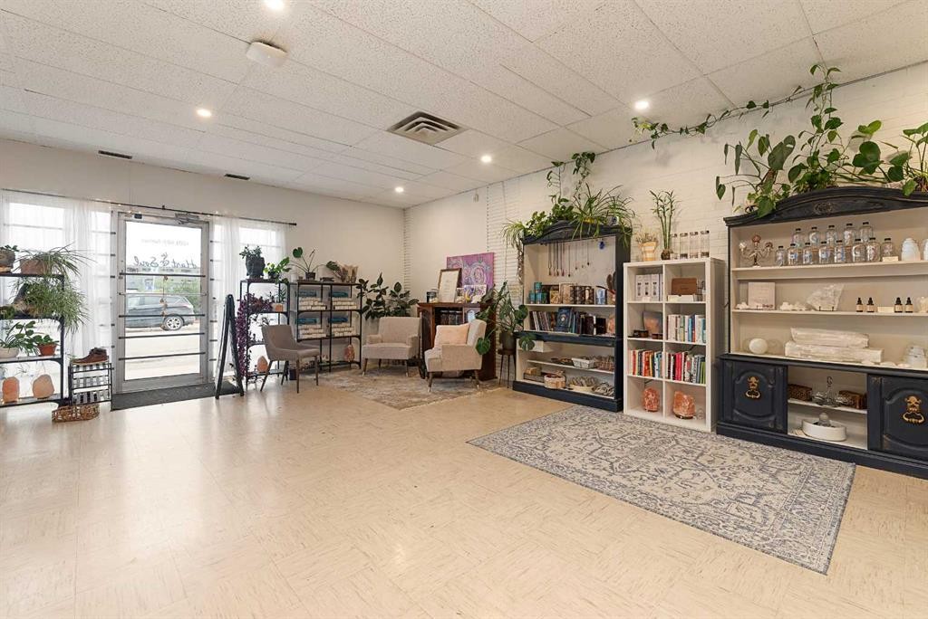 4809 And 4811 49 Avenue, Lloydminster, SK