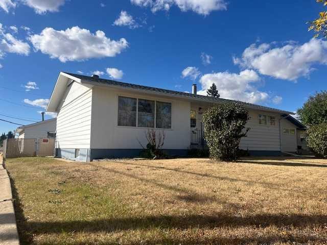 4502 56 Avenue, Lloydminster, AB - Outdoor
