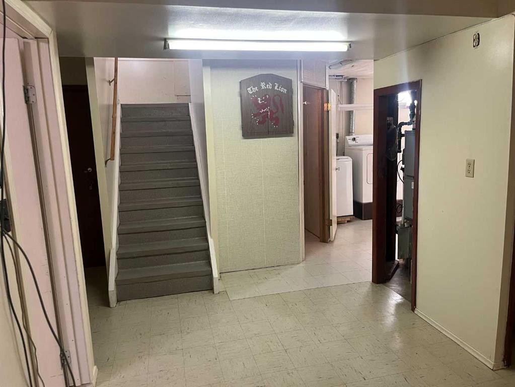 4502 56 Avenue, Lloydminster, AB - Indoor Photo Showing Other Room