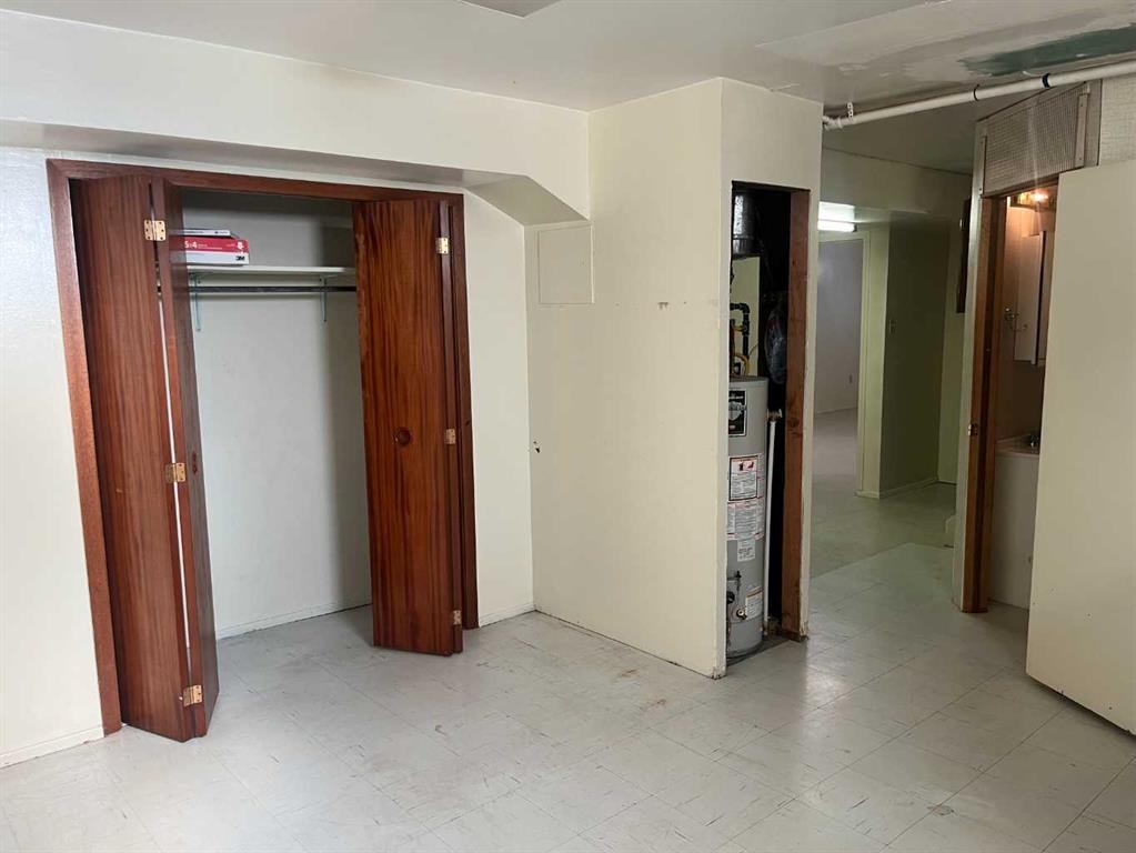 4502 56 Avenue, Lloydminster, AB - Indoor