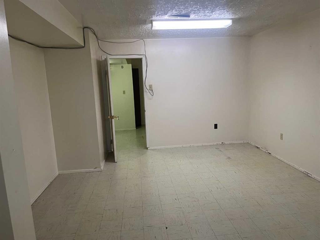 4502 56 Avenue, Lloydminster, AB - Indoor Photo Showing Other Room