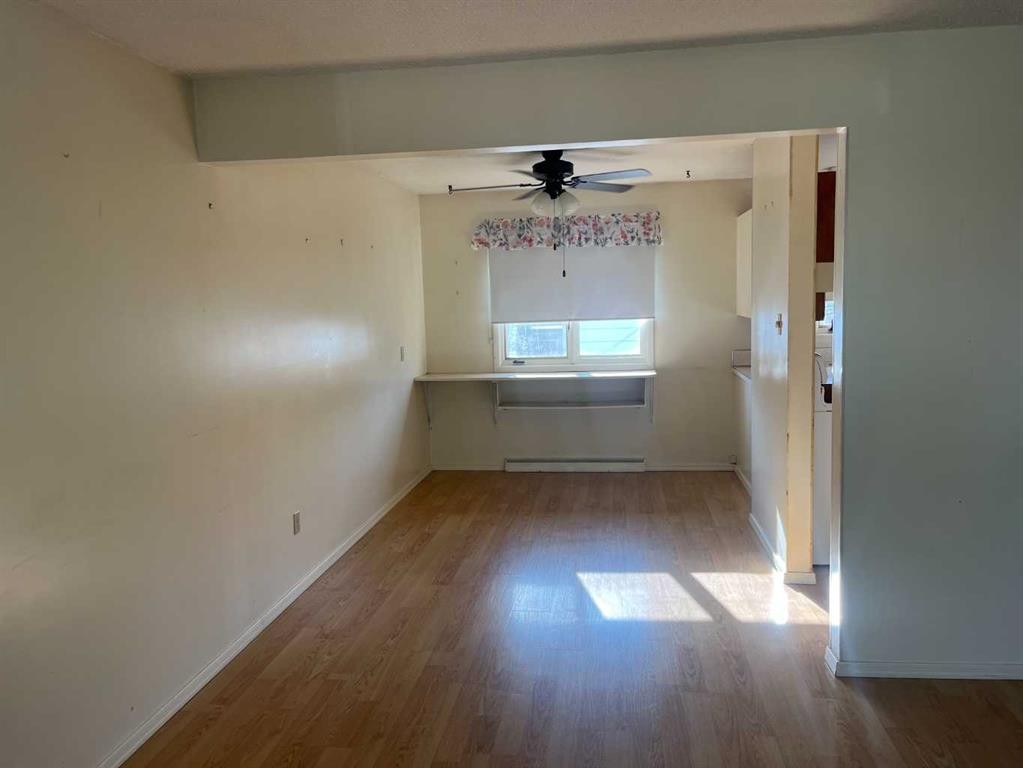 4502 56 Avenue, Lloydminster, AB - Indoor Photo Showing Other Room