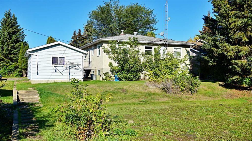 4703 49 Street, Myrnam, AB - Outdoor