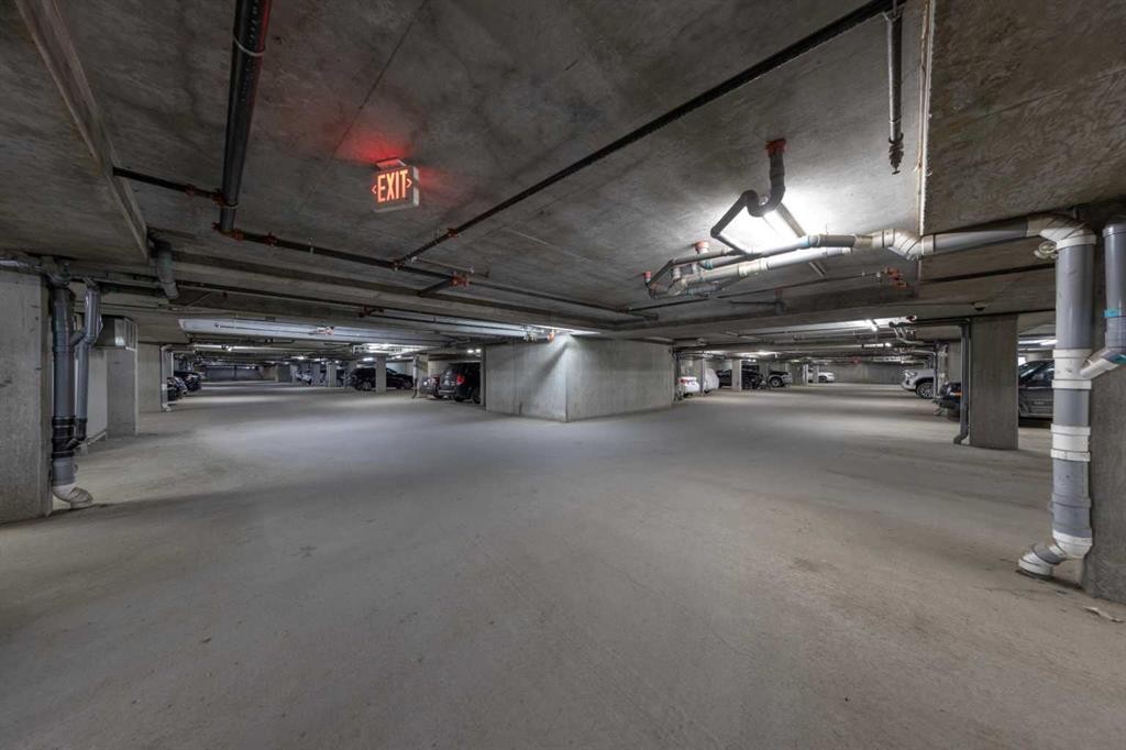 #405-6802 42 Street, Lloydminster, AB - Indoor Photo Showing Garage