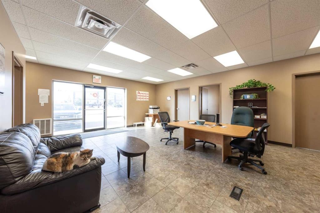 7156 56 Street, Lloydminster, AB