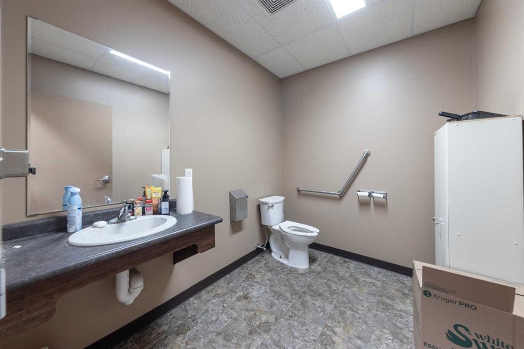 7156 56 Street, Lloydminster, AB