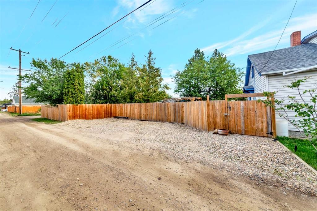 4828 42 Street, Lloydminster, SK - Outdoor