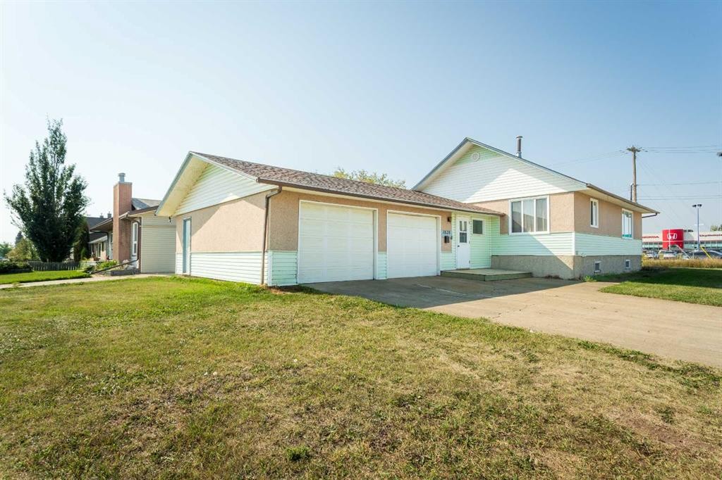 1828 49 Avenue, Lloydminster, SK - Outdoor