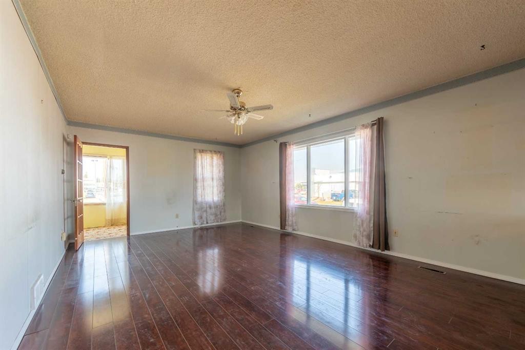 1828 49 Avenue, Lloydminster, SK - Indoor Photo Showing Other Room