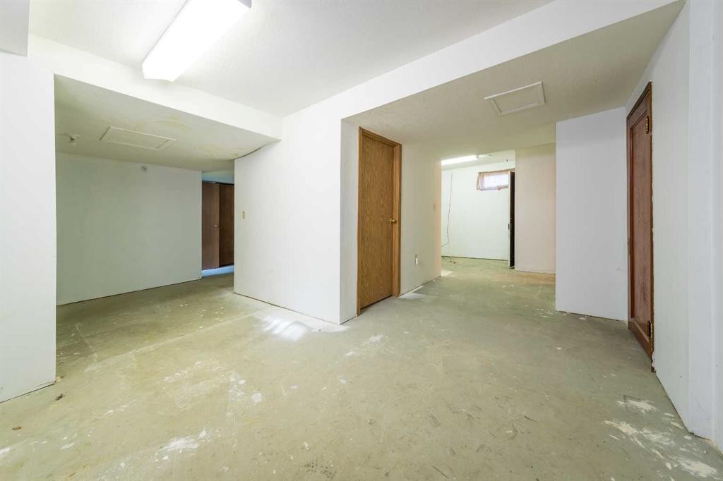 1828 49 Avenue, Lloydminster, SK - Indoor