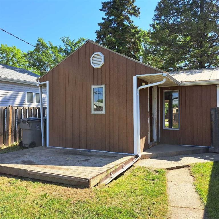 5308 49Th Avenue, Lloydminster, SK - Outdoor With Exterior