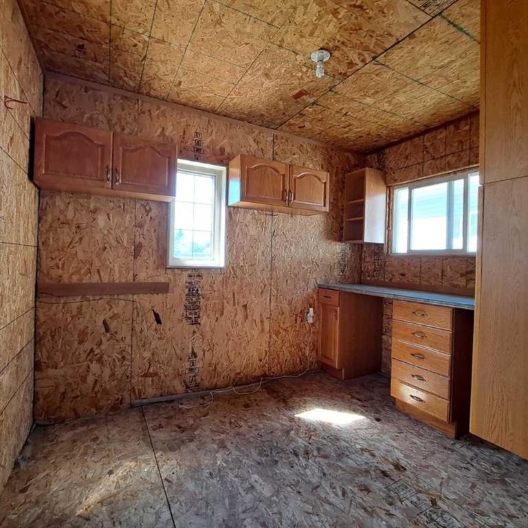 5308 49Th Avenue, Lloydminster, SK - Indoor