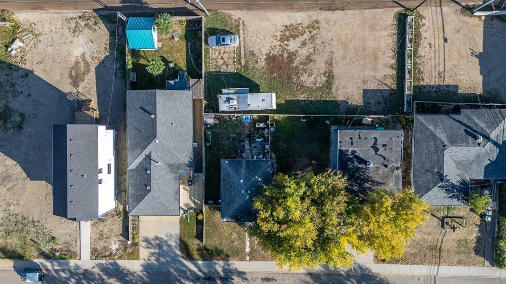 5012 47 Street, Lloydminster, AB - Outdoor