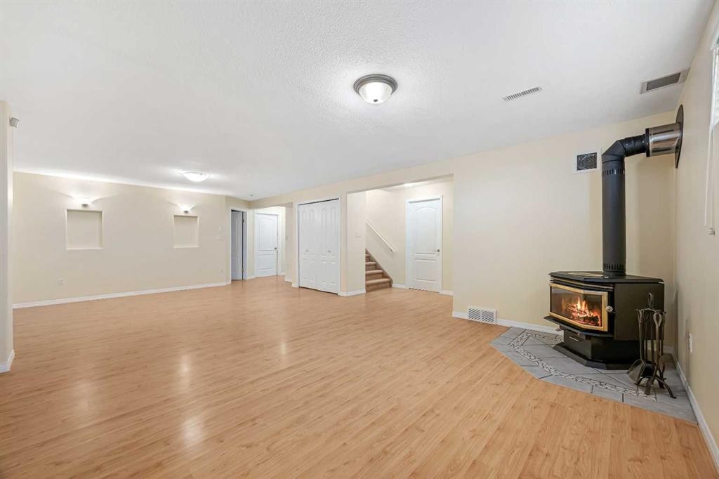 4926 51 Avenue, Kitscoty, AB - Indoor