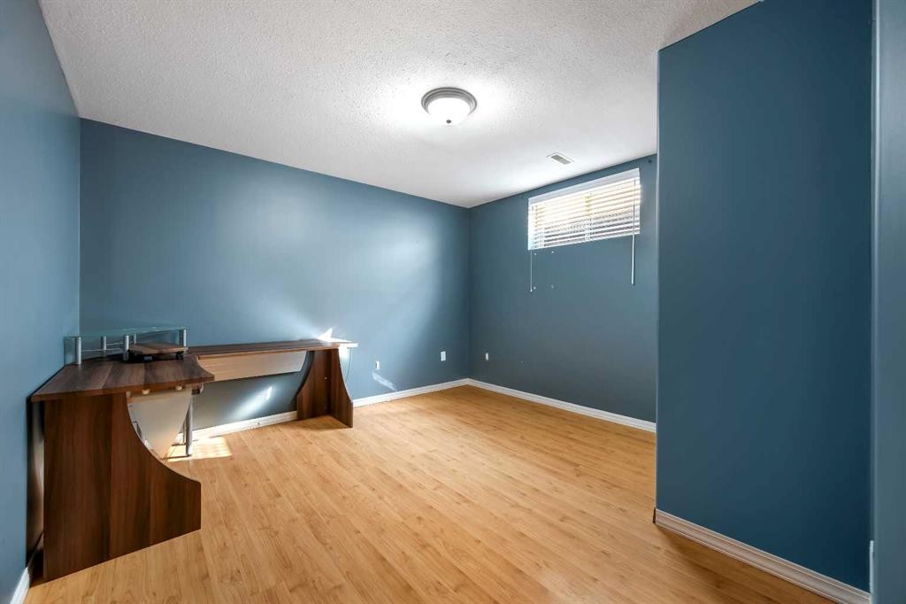 4926 51 Avenue, Kitscoty, AB - Indoor