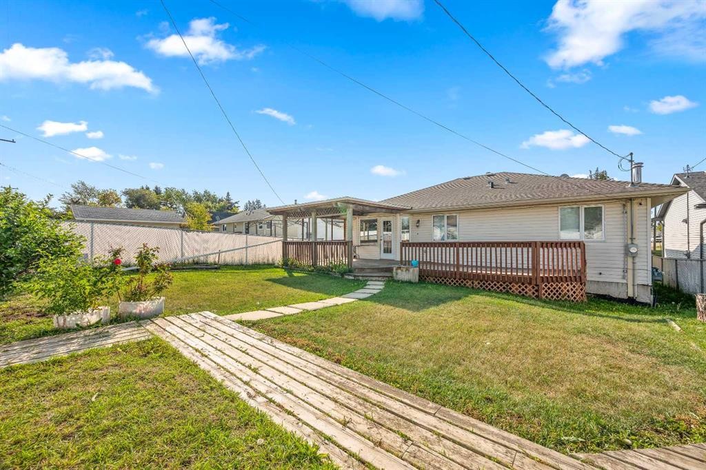 4926 51 Avenue, Kitscoty, AB - Outdoor With Deck Patio Veranda