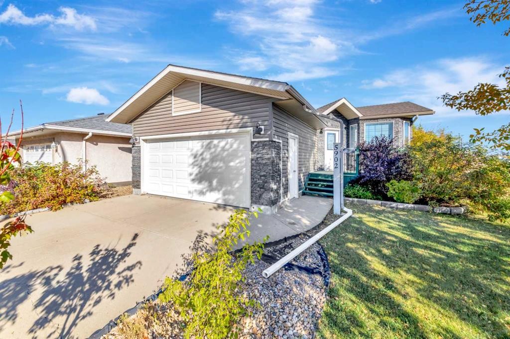 5902 41 Street, Lloydminster, AB - Outdoor