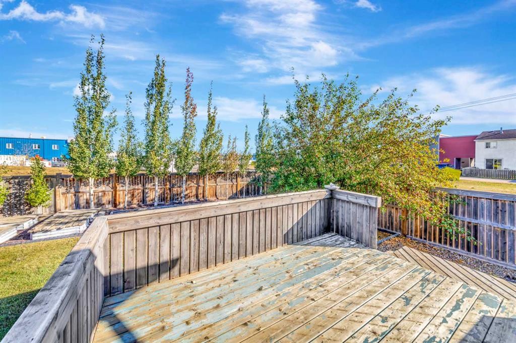 5902 41 Street, Lloydminster, AB - Outdoor