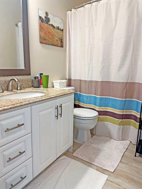 5902 41 Street, Lloydminster, AB - Indoor Photo Showing Bathroom