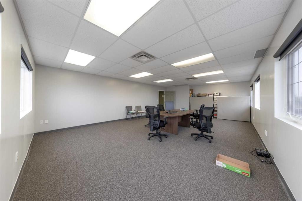 5912 50 Avenue, Lloydminster, AB