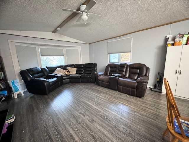 32384 Hwy 16, Rural, SK - Indoor Photo Showing Living Room