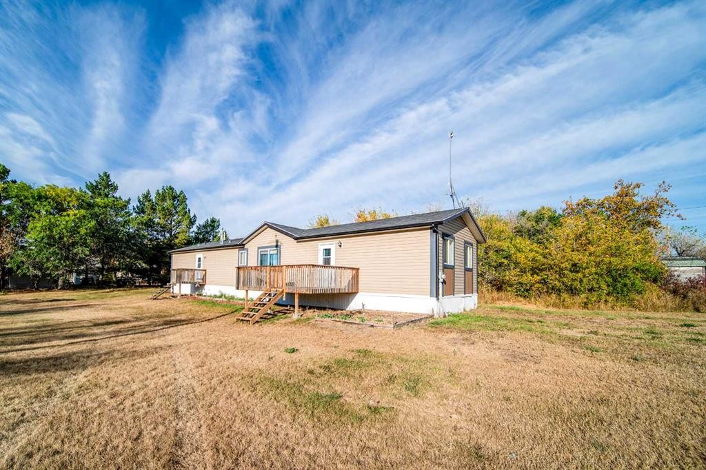 140 Hazel Street, Metiskow, AB - Outdoor
