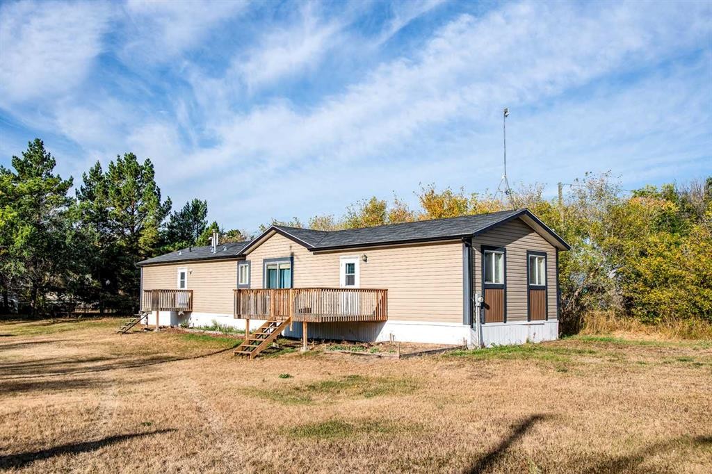 140 Hazel Street, Metiskow, AB - Outdoor
