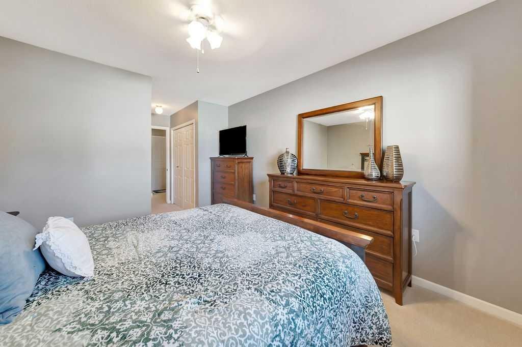 22-4201 56 Avenue, Lloydminster, AB - Indoor Photo Showing Bedroom