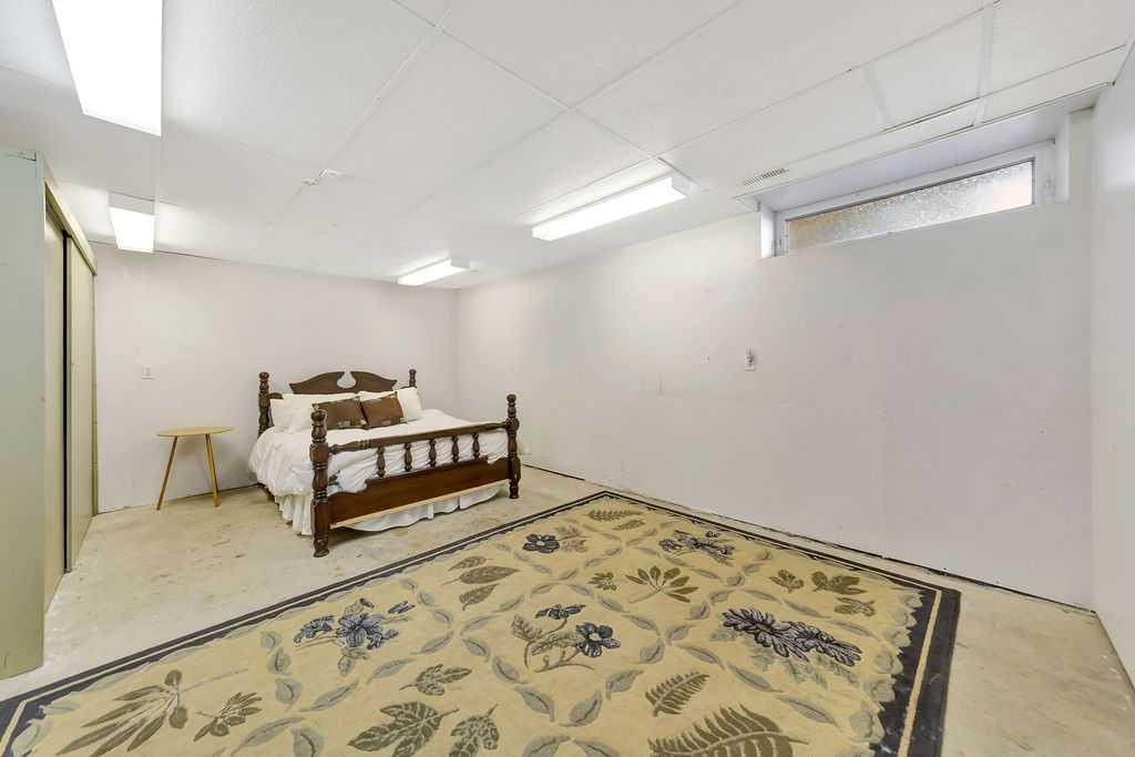 22-4201 56 Avenue, Lloydminster, AB - Indoor