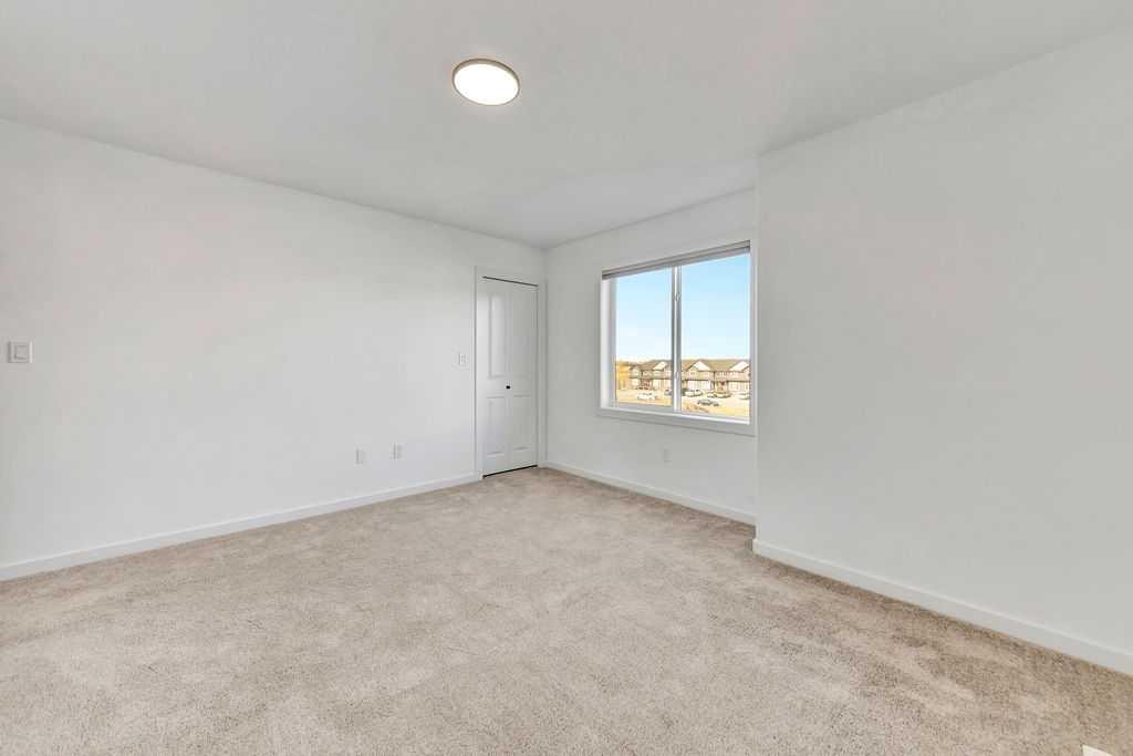 19-3616 41 B Avenue, Lloydminster, SK - Indoor Photo Showing Other Room