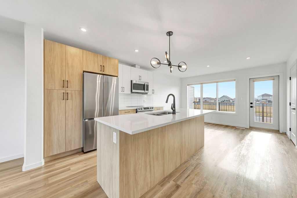 19-3616 41 B Avenue, Lloydminster, SK - Indoor Photo Showing Kitchen With Double Sink With Upgraded Kitchen