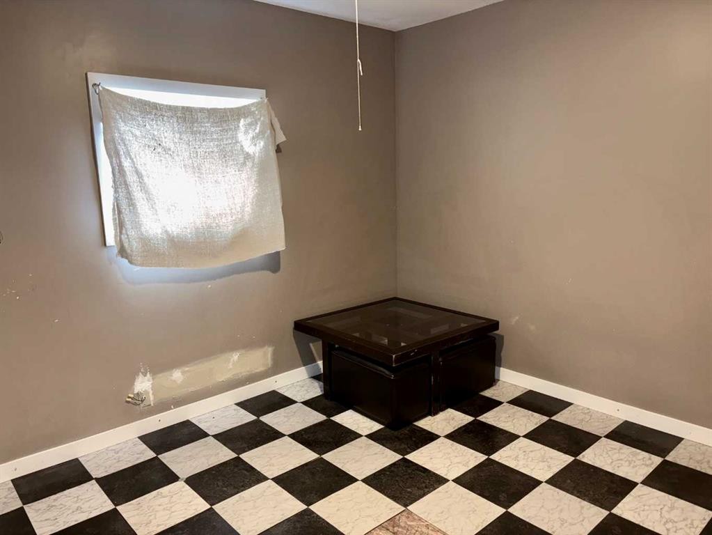 5140 48 Street, Mannville, AB - Indoor Photo Showing Other Room