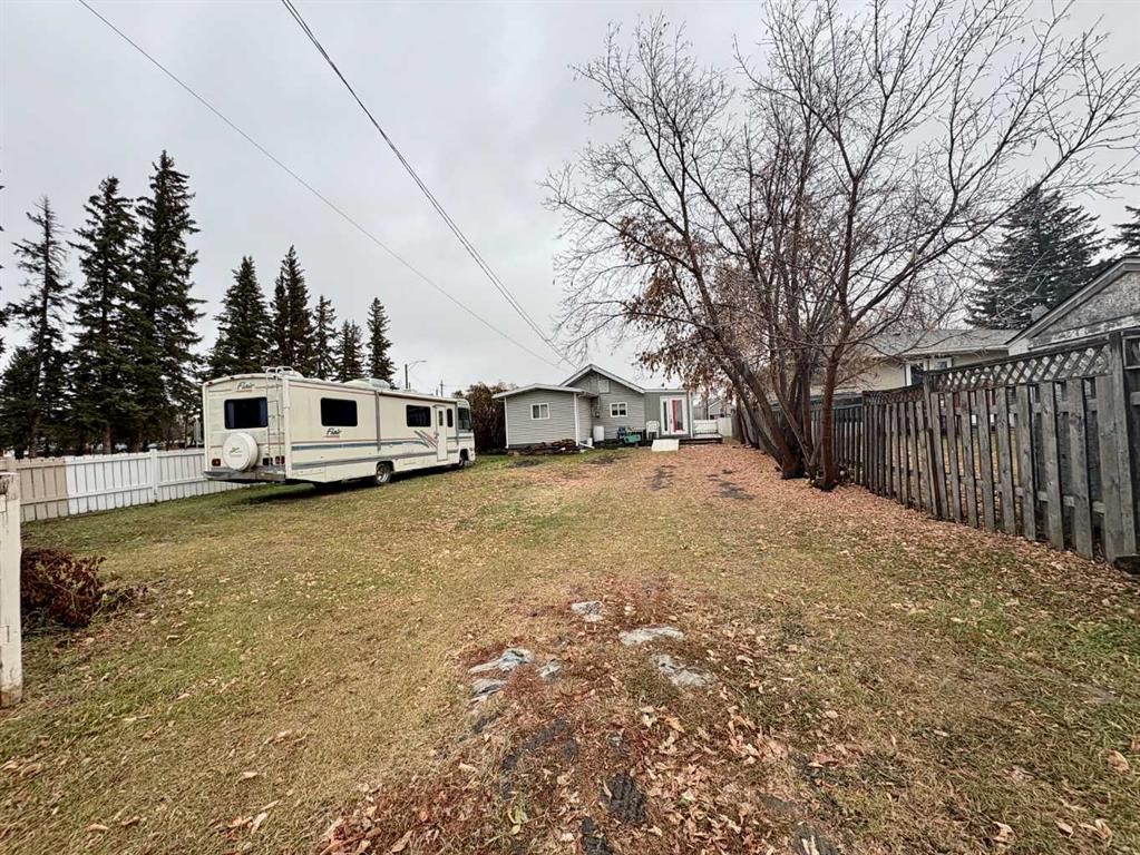 5140 48 Street, Mannville, AB - Outdoor