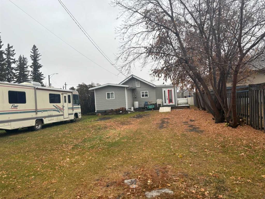 5140 48 Street, Mannville, AB - Outdoor