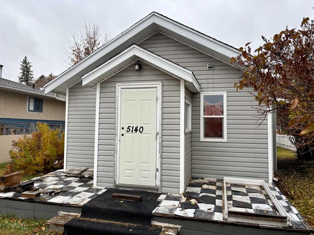 5140 48 Street, Mannville, AB - Outdoor