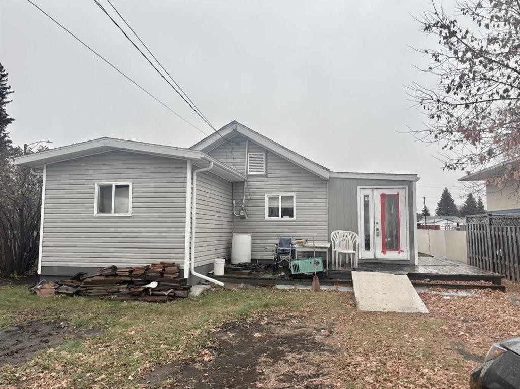5140 48 Street, Mannville, AB - Outdoor