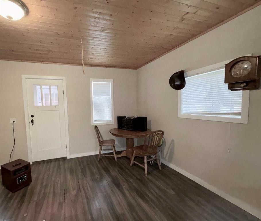 5140 48 Street, Mannville, AB - Indoor Photo Showing Other Room