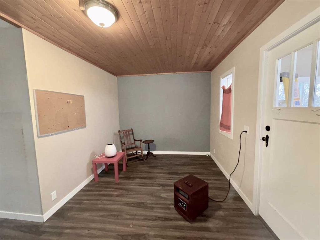 5140 48 Street, Mannville, AB - Indoor Photo Showing Other Room