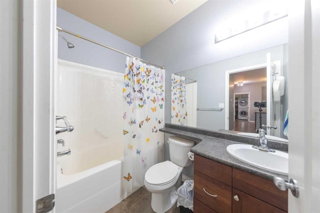 408-6802 42, Lloydminster, AB - Indoor Photo Showing Bathroom